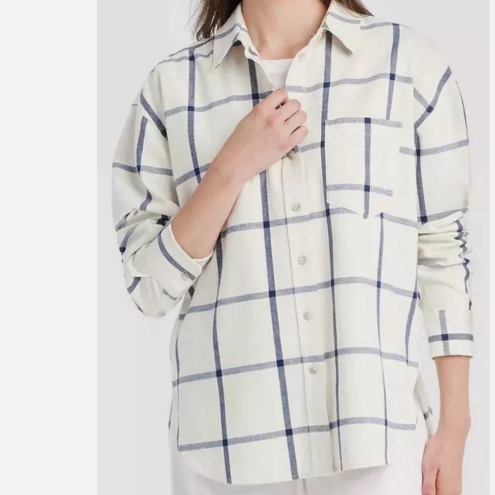 Universal Thread Flannel Shirt Small Oversized Fit White Blue Plaid 100% Cotton